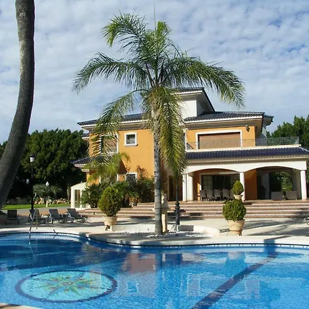 Santa Maria Villa